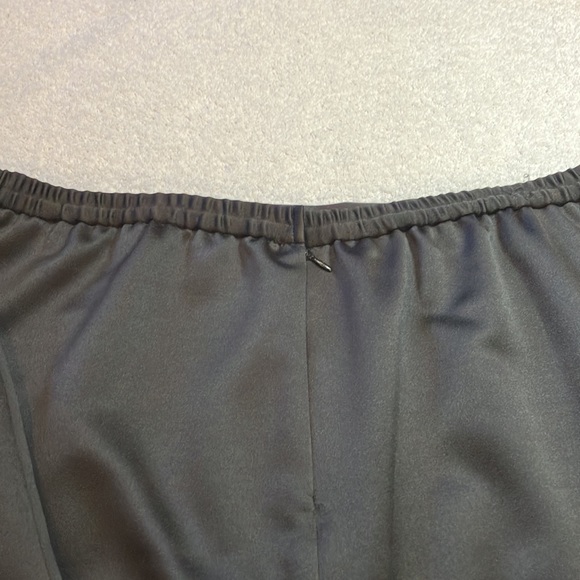 Zola Evening long satin-like ball gown skirt - Picture 4 of 7